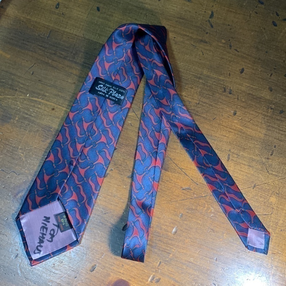 Silk Plaza navy with red and green horse-bits as the pattern silk necktie - Picture 6 of 7